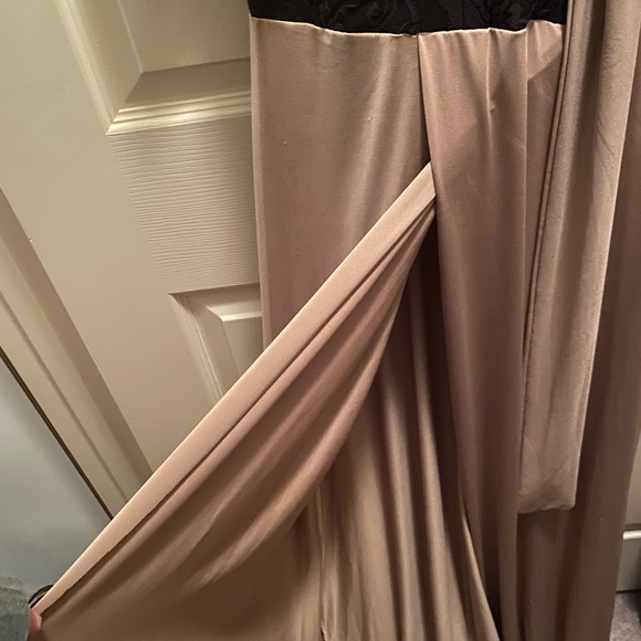 Dress - Picture 3 of 3